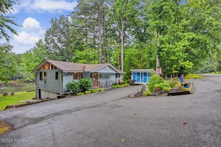 135 Outer Drive, Dingmans Ferry, Pennsylvanie 18328, États-Unis