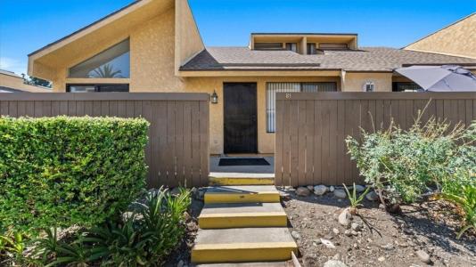435 W 9th #B1, Upland, Califórnia 91786, Estados Unidos