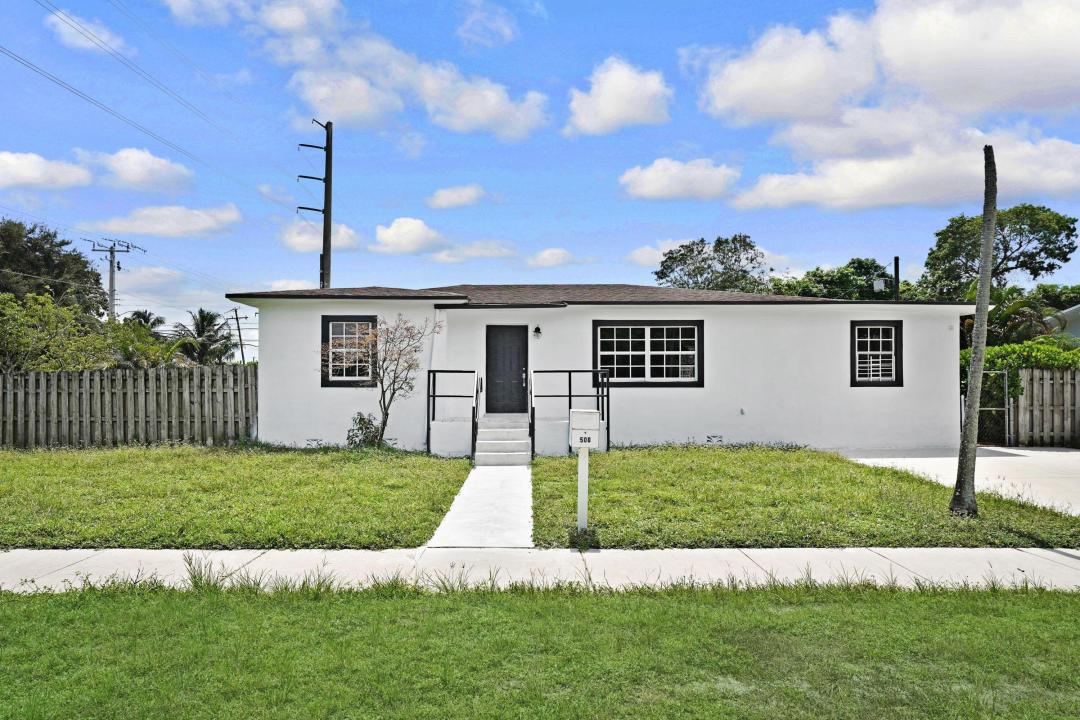 500 NW 120TH Street, Miami, Florida 33168, USA
