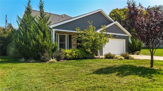102 Turning Leaf Lane, Williamstown, West Virginia 26187, USA