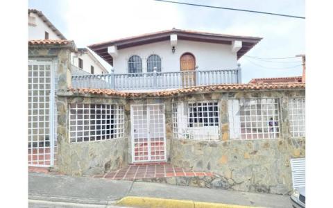Principal Casa en venta Amplia de 350m2 construcción Urb Valle Alto Los Teques, Los Teques, Miranda 00001, Venezuela