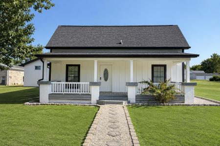 204 Crutchfield Street, Science Hill, Kentucky 42553, USA