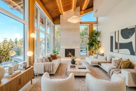 6687 NELSON AVENUE, West Vancouver, British Columbia V7W 2B2, Canada