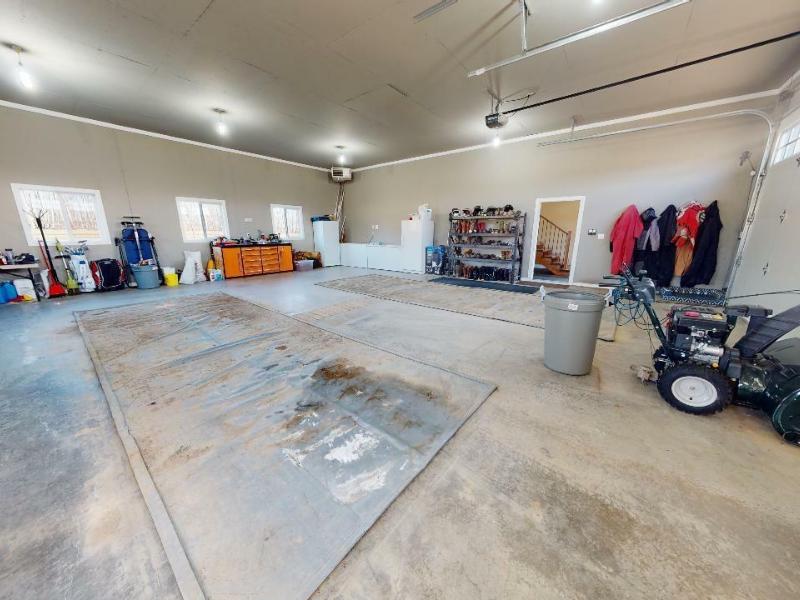 Home For Sale, CHARLIE LAKE British Columbia V0C1H0 Canada