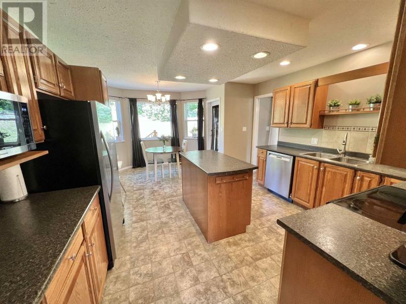 Home For Sale, QUESNEL British Columbia V2J5V9 Canada