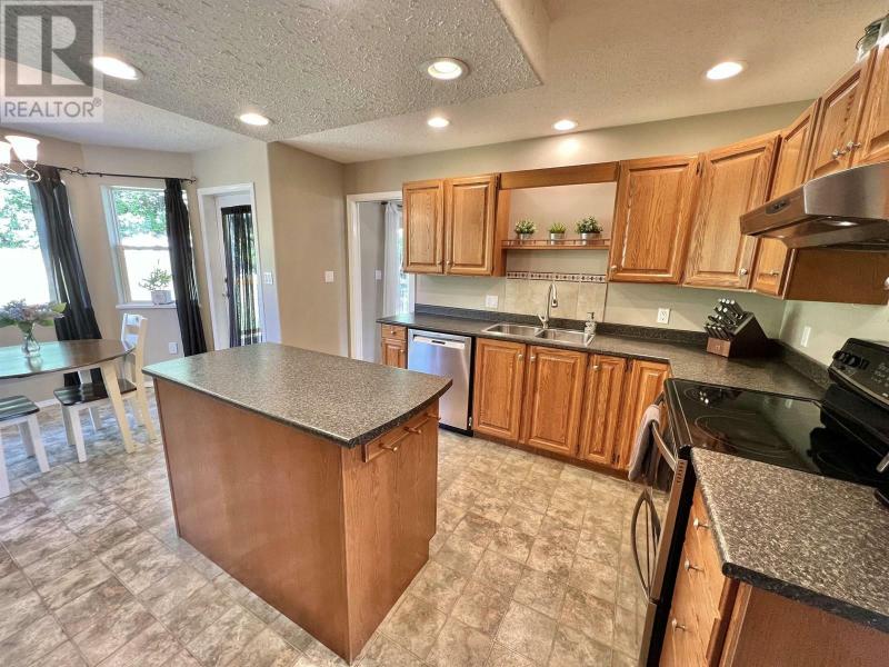 Home For Sale, QUESNEL British Columbia V2J5V9 Canada