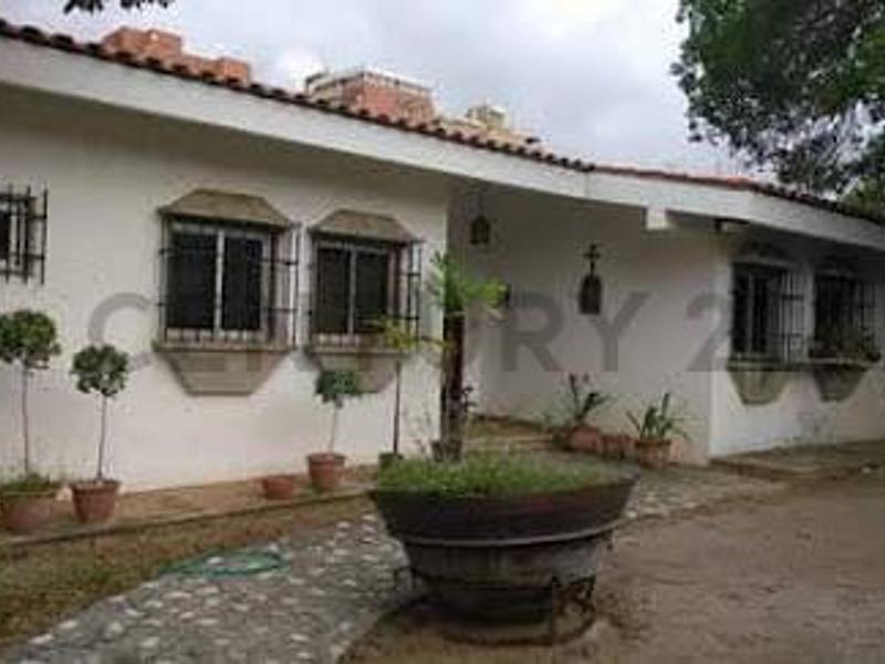 Single Family House For Sale, Colonia Creole Calle 68. Frente a Club